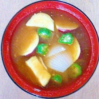 薩摩芋とオクラの味噌汁